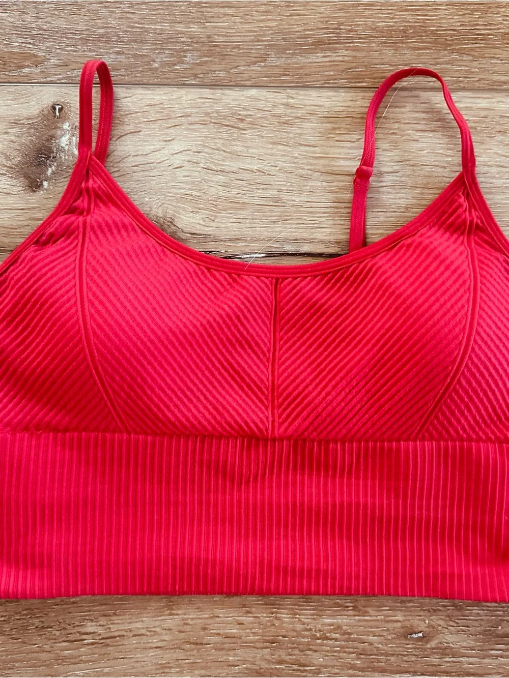 Red Victoria’s Secret -Pink Active seamless sports bra